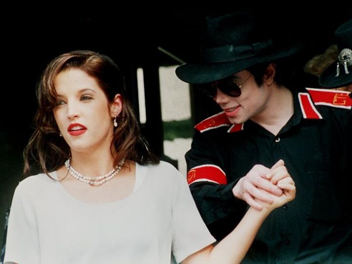 Frau Schminkt Sich Wie Michael Jackson