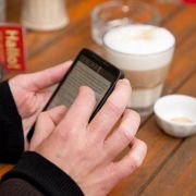 Beinahe jeder trägt ein Mobiltelefon mit sich herum - und selbst vier Jahre alte Modelle haben eine Kalenderfunktion. Tragen Sie wichtige Dinge einfach ein und lassen Sie sich mit einem Piepser erinnern. Das wirkt dazu auch ganz schön wichtig - und wer mö Beinahe jeder trägt ein Mobiltelefon mit sich herum - und selbst vier Jahre alte Modelle haben eine Kalenderfunktion. Tragen Sie wichtige Dinge einfach ein und lassen Sie sich mit einem Piepser erinnern. Das wirkt dazu auch ganz schön wichtig - und wer mö