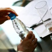 Mittagspausen-Fehler: Nichts trinken Mittagspausen-Fehler: Nichts trinken