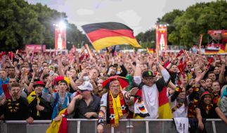 Joachim Löw und Ehefrau Daniela: Jogi schwul? Das sagt seine Frau zu den Gerüchten | news.de