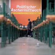 Der politische Aschermittwoch 2018 wird ohne Horst Seehofer und Martin Schulz stattfinden. Der politische Aschermittwoch 2018 wird ohne Horst Seehofer und Martin Schulz stattfinden.