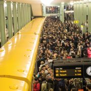 Die Bundesregierung plant testweise den kostenlosen Nahverkehr für eine saubere Umwelt. Die Bundesregierung plant testweise den kostenlosen Nahverkehr für eine saubere Umwelt.