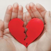 Die Liebe eines Kenianers zu seiner Frau fand ein unrühmliches Ende, als er in einer Affäre stecken blieb. (Symbolfoto) Die Liebe eines Kenianers zu seiner Frau fand ein unrühmliches Ende, als er in einer Affäre stecken blieb. (Symbolfoto)