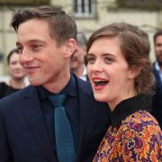 Liv Lisa Fries (r.) mit Schauspielkollege Volker Bruch bei der 54. Grimme-Preisverleihung 2018. Liv Lisa Fries (r.) mit Schauspielkollege Volker Bruch bei der 54. Grimme-Preisverleihung 2018.
