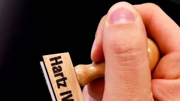 Hartz 4 regelsatz für single Hartz-IV Regelsatz steigt offiziell zum 1. Januar 2018 auf 416 Euro
