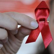 Aids in nicht nur eine unheilbare Krankheit, sondern kann auch schwere Leiden heilen. Aids in nicht nur eine unheilbare Krankheit, sondern kann auch schwere Leiden heilen.
