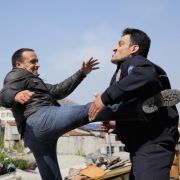 Viele der Stunts machen die Schauspieler selbst. Da ist von Erdogan Atalay schon mal voller Körpereinsatz in schwindelerregender Höhe gefragt. Viele der Stunts machen die Schauspieler selbst. Da ist von Erdogan Atalay schon mal voller Körpereinsatz in schwindelerregender Höhe gefragt.