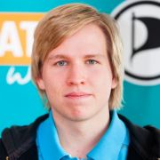 Alexander Schilling hat seine Leidenschaft zur Politik schon früh entdeckt. Er ist erst 18 Jahre alt und kandidiert bereits für die Piraten. Alexander Schilling hat seine Leidenschaft zur Politik schon früh entdeckt. Er ist erst 18 Jahre alt und kandidiert bereits für die Piraten.
