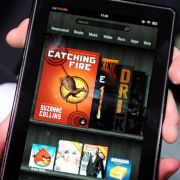 Viele haben es versucht, alle sind gescheitert: An das iPad von Apple kam niemand heran - zumindest bis jetzt. Amazon probiert es jetzt mit dem «Kindle Fire». Viele haben es versucht, alle sind gescheitert: An das iPad von Apple kam niemand heran - zumindest bis jetzt. Amazon probiert es jetzt mit dem «Kindle Fire».