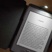 Farblos: In Deutschland kommt vorerst nur die einfache Variante des neuen Kindle auf den Markt. Farblos: In Deutschland kommt vorerst nur die einfache Variante des neuen Kindle auf den Markt.