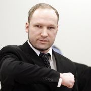 Der norwegische Massenmörder Anders Behring Breivik brüstet sich vor Gericht mit seinen Taten. Der norwegische Massenmörder Anders Behring Breivik brüstet sich vor Gericht mit seinen Taten.
