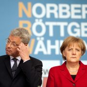 Tritt Norbert Röttgen nach? Angela Merkel und die CDU haben Angst, dass der ehemalige Umweltminister seine Sicht der Dinge darlegt. Tritt Norbert Röttgen nach? Angela Merkel und die CDU haben Angst, dass der ehemalige Umweltminister seine Sicht der Dinge darlegt.
