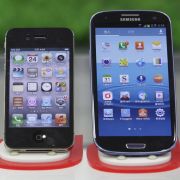 Apple hat Samsung im großen Patentprozess in Kalifornien eine verheerende Niederlage zugefügt. Apple hat Samsung im großen Patentprozess in Kalifornien eine verheerende Niederlage zugefügt.