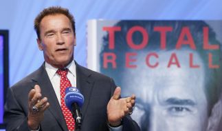 arnold schwarzenegger hat seine biografie auf der buchmesse in frankfurt am vorgestellt foto - Arnold Schwarzenegger Lebenslauf arnold schwarzenegger hat seine biografie auf der buchmesse in frankfurt am vorgestellt foto - Arnold Schwarzenegger Lebenslauf