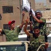 Aufständische in Aleppo: In den größten syrischen Städten tobt die Entscheidungsschlacht zwischen Militär und Aufständischen. Aufständische in Aleppo: In den größten syrischen Städten tobt die Entscheidungsschlacht zwischen Militär und Aufständischen.