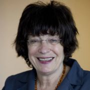 Autorin Gisela Erler ist seit 2011 auch Staatsrätin für Zivilgesellschaft und Bürgerbeteiligung für die Grünen in Baden-Württemberg. Autorin Gisela Erler ist seit 2011 auch Staatsrätin für Zivilgesellschaft und Bürgerbeteiligung für die Grünen in Baden-Württemberg.