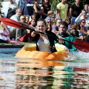 Balance ist alles! Das weiß auch Inka Endrizzi aus Murr, die bei der Kürbis-Regatta mitpaddelte. Balance ist alles! Das weiß auch Inka Endrizzi aus Murr, die bei der Kürbis-Regatta mitpaddelte.