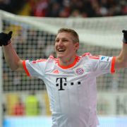 Bastian Schweinsteiger freut sich nach seinem Hacken-Tor, das dem FCB die Meisterschaft sicherte. Bastian Schweinsteiger freut sich nach seinem Hacken-Tor, das dem FCB die Meisterschaft sicherte.
