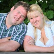 Hesse Marcel und Katja haben sich 2010, in der sechsten Staffel von Bauer sucht Frau, kennen und lieben gelernt. Jetzt ist es soweit - Katja und Marcel heiraten! Hesse Marcel und Katja haben sich 2010, in der sechsten Staffel von Bauer sucht Frau, kennen und lieben gelernt. Jetzt ist es soweit - Katja und Marcel heiraten!