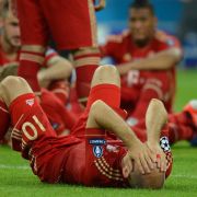 Wieder einen entscheidenden Elfmeter verschossen: Arjen Robben war erneut einer der Verlierer des Abends. Wieder einen entscheidenden Elfmeter verschossen: Arjen Robben war erneut einer der Verlierer des Abends.