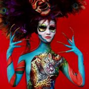 Beim Bodypainting Festival 2012 in Südkorea werden aus nackten Körpern Gesamtkunstwerke. Beim Bodypainting Festival 2012 in Südkorea werden aus nackten Körpern Gesamtkunstwerke.