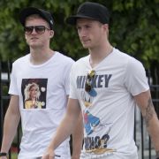 Beste Freunde im Nationalteam: André Schürrle und Marco Reus bei einem gemeinsamen Stadtbummel während der EM im polnischen Sopot. Beste Freunde im Nationalteam: André Schürrle und Marco Reus bei einem gemeinsamen Stadtbummel während der EM im polnischen Sopot.
