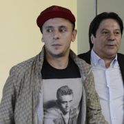 Brenos Mannschaftskollege Rafinha sagte vor Gericht aus, Breno habe in der Brandnacht große Angst gehabt. Brenos Mannschaftskollege Rafinha sagte vor Gericht aus, Breno habe in der Brandnacht große Angst gehabt.