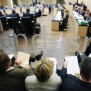 Plenarsaal des Bundesrats: Union und FDP werden in der Länderkammer wohl keine Mehrheit für ihre Steuerpläne finden. Plenarsaal des Bundesrats: Union und FDP werden in der Länderkammer wohl keine Mehrheit für ihre Steuerpläne finden.