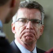 Bundesverteidigungsminister Thomas de Maizière (CDU) warb bei Günther Jauch für mehr Verständnis für deutsche Soldaten. Bundesverteidigungsminister Thomas de Maizière (CDU) warb bei Günther Jauch für mehr Verständnis für deutsche Soldaten.