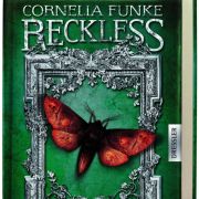 Cornelia Funkes neues Buch Reckless - Lebendige Schatten ist ein Wettlauf mit dem Tod. Cornelia Funkes neues Buch Reckless - Lebendige Schatten ist ein Wettlauf mit dem Tod.