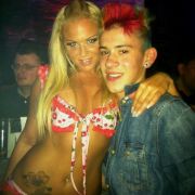 Daniele Negroni (16) und Porno-Star Luna Stern (30) feierten gemeinsam in einem Regensburger Club. Daniele Negroni (16) und Porno-Star Luna Stern (30) feierten gemeinsam in einem Regensburger Club.