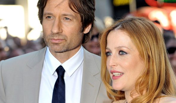 David Duchovny und Gillian Anderson spielen die Agenten Mulder und Scully der Mystery Serie