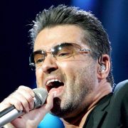Der frühere Frontmann von Wham! hatte im November 2011 eine lebensbedrohliche Lungenentzündung. Der frühere Frontmann von Wham! hatte im November 2011 eine lebensbedrohliche Lungenentzündung.