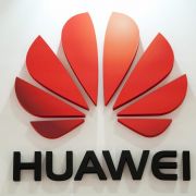 Der chinesische Hersteller Huawei präsentiert mit dem Ascend P2 das schnellste Smartphone der Welt. Der chinesische Hersteller Huawei präsentiert mit dem Ascend P2 das schnellste Smartphone der Welt.