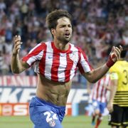 Der brasilianische Skandalprofi Diego, zu Atletico Madrid abgeschoben, verklagte die Spanier nach seiner Rückkehr beim VfL Wolfsburg wegen ausstehender Prämienzahlungen von 59.000 Euro. Der brasilianische Skandalprofi Diego, zu Atletico Madrid abgeschoben, verklagte die Spanier nach seiner Rückkehr beim VfL Wolfsburg wegen ausstehender Prämienzahlungen von 59.000 Euro.