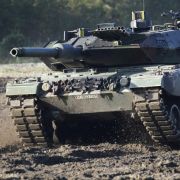 Deutsche Panzer sind im Ausland beliebt. Am Typ Leopard 2 zeigten unter anderem Katar und Indonesien Interesse. Deutsche Panzer sind im Ausland beliebt. Am Typ Leopard 2 zeigten unter anderem Katar und Indonesien Interesse.