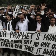 Die Entrüstung über den Mohammed-Schmähfilm ist weltweit groß. Hier demonstrieren aufgebrachte Männer in Pakistan. Die Entrüstung über den Mohammed-Schmähfilm ist weltweit groß. Hier demonstrieren aufgebrachte Männer in Pakistan.