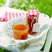 Die leckersten Herbstfrüchte sind die perfekte Basis für selbstgemachte Marmelade - mit einigen Tricks schaffen das auch Einkoch-Neulinge. Die leckersten Herbstfrüchte sind die perfekte Basis für selbstgemachte Marmelade - mit einigen Tricks schaffen das auch Einkoch-Neulinge.