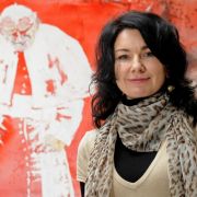 Die polnische Künstlerin Anetta Küchler-Mocny vor einem Teil ihres Gemäldezyklus Oh Karol, der Motive von Papst Johannes Paul II. zeigt. Die polnische Künstlerin Anetta Küchler-Mocny vor einem Teil ihres Gemäldezyklus Oh Karol, der Motive von Papst Johannes Paul II. zeigt.