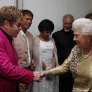 Die Queen backstage: Zu Ehren des 60. Thronjubiläum von Elizabeth II. spielten Rockstars wie Elton John, Paul McCartney, Steve Wonder und Tom Jones ein Konzert vor dem Buckingham Palast. Die Queen backstage: Zu Ehren des 60. Thronjubiläum von Elizabeth II. spielten Rockstars wie Elton John, Paul McCartney, Steve Wonder und Tom Jones ein Konzert vor dem Buckingham Palast.