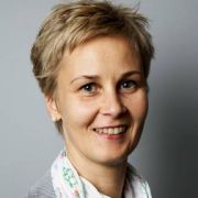 Dr. Sabine Rabini ist seit 2011 Leiterin des Bereichs Haut und Vitamine bei Bayer Vital. Dr. Sabine Rabini ist seit 2011 Leiterin des Bereichs Haut und Vitamine bei Bayer Vital.
