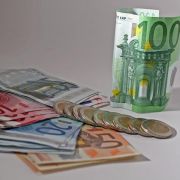 Ebbe auf dem Konto, negativer Eintrag bei der Schufa - viele sehen dann nur einen Schufa-freien Kredit als Ausweg. Ebbe auf dem Konto, negativer Eintrag bei der Schufa - viele sehen dann nur einen Schufa-freien Kredit als Ausweg.