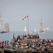 Ein Heer von Segel- und Traditionsschiffen ist bei der Hanse Sail in Rostock zu bewundern. Ein Heer von Segel- und Traditionsschiffen ist bei der Hanse Sail in Rostock zu bewundern.