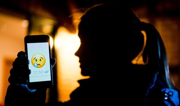 Ein neuer WhatsApp-Kettenbrief verspricht vEmojis, lockt aber in eine teure Falle.