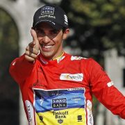 Eine Ohrfeige für die Dopingjäger: Nach dem Ende seiner Sperre gewann Kalbfleischliebhaber Alberto Contador die Spanien-Rundfahrt. Eine Ohrfeige für die Dopingjäger: Nach dem Ende seiner Sperre gewann Kalbfleischliebhaber Alberto Contador die Spanien-Rundfahrt.
