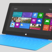Ende Oktober wird das Surface mit Windows RT auch in Deutschland ausgeliefert. Ein Termin für die Windows-8-Version steht noch nicht. Ende Oktober wird das Surface mit Windows RT auch in Deutschland ausgeliefert. Ein Termin für die Windows-8-Version steht noch nicht.