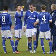 Enttäuschte Schalker: Nach der Niederlage gegen Mainz ist der DFB-Pokal für sie Geschichte. Enttäuschte Schalker: Nach der Niederlage gegen Mainz ist der DFB-Pokal für sie Geschichte.