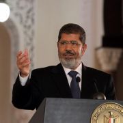 Er geht auf die Opposition zu, hält aber auch halber Wegstrecke an: Ägyptens Präsident Mursi. Er geht auf die Opposition zu, hält aber auch halber Wegstrecke an: Ägyptens Präsident Mursi.