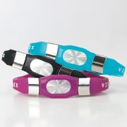 Erwecken Sie die innere Kraft und tragen Sie eines der mystischen «vitalmaxx» Armbänder. Erwecken Sie die innere Kraft und tragen Sie eines der mystischen «vitalmaxx» Armbänder.
