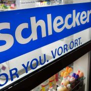 «Es ist nichts mehr»: Für die einstigen Schlecker-Filialen mag das stimmen. Aber nicht für das Privatvermögen der Unternehmerfamilie. «Es ist nichts mehr»: Für die einstigen Schlecker-Filialen mag das stimmen. Aber nicht für das Privatvermögen der Unternehmerfamilie.